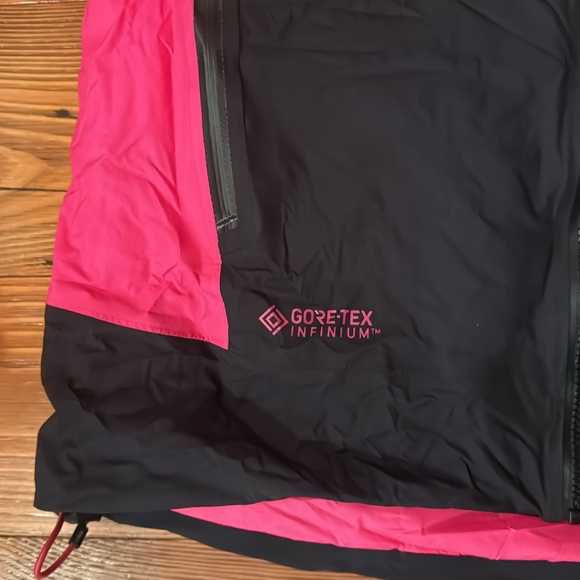 Dynafit GoreTex Infinium Ski jacket pink/black NWOT - Picture 5 of 10